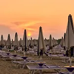 Lägenhet Bright Flat With A Wide Terrace-beahost