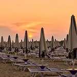 Bright Flat With A Wide Terrace-beahost Lägenhet *