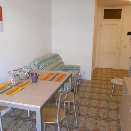 Bright Flat With A Furnished Outdoor Space Apartment
